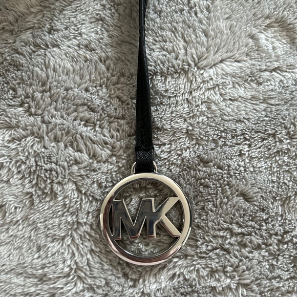 MICHAEL KORS Black Purse - Picture 3 of 3